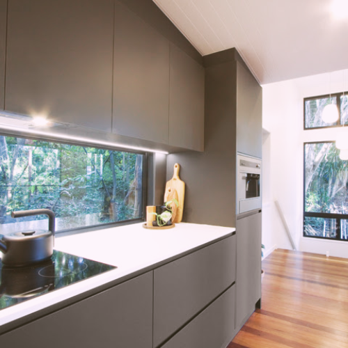 Kitchen splashback switching glass