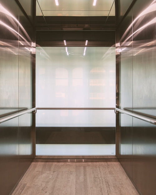 Switchable privacy glass in an elevator turned off
